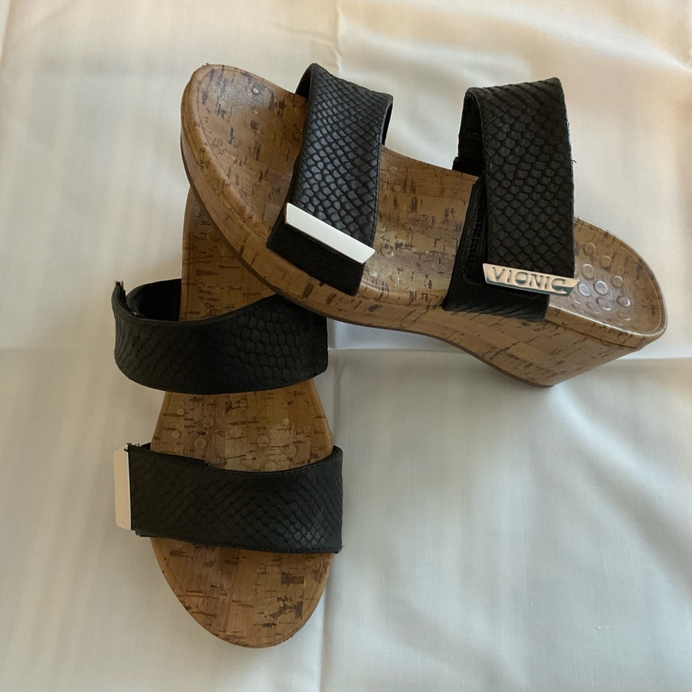 Vionic Black Cork Wedge Adjustable Straps Sandals